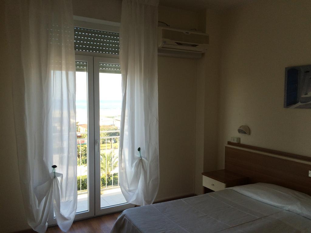 Hotel Mirage Marina di Pietrasanta Buitenkant foto