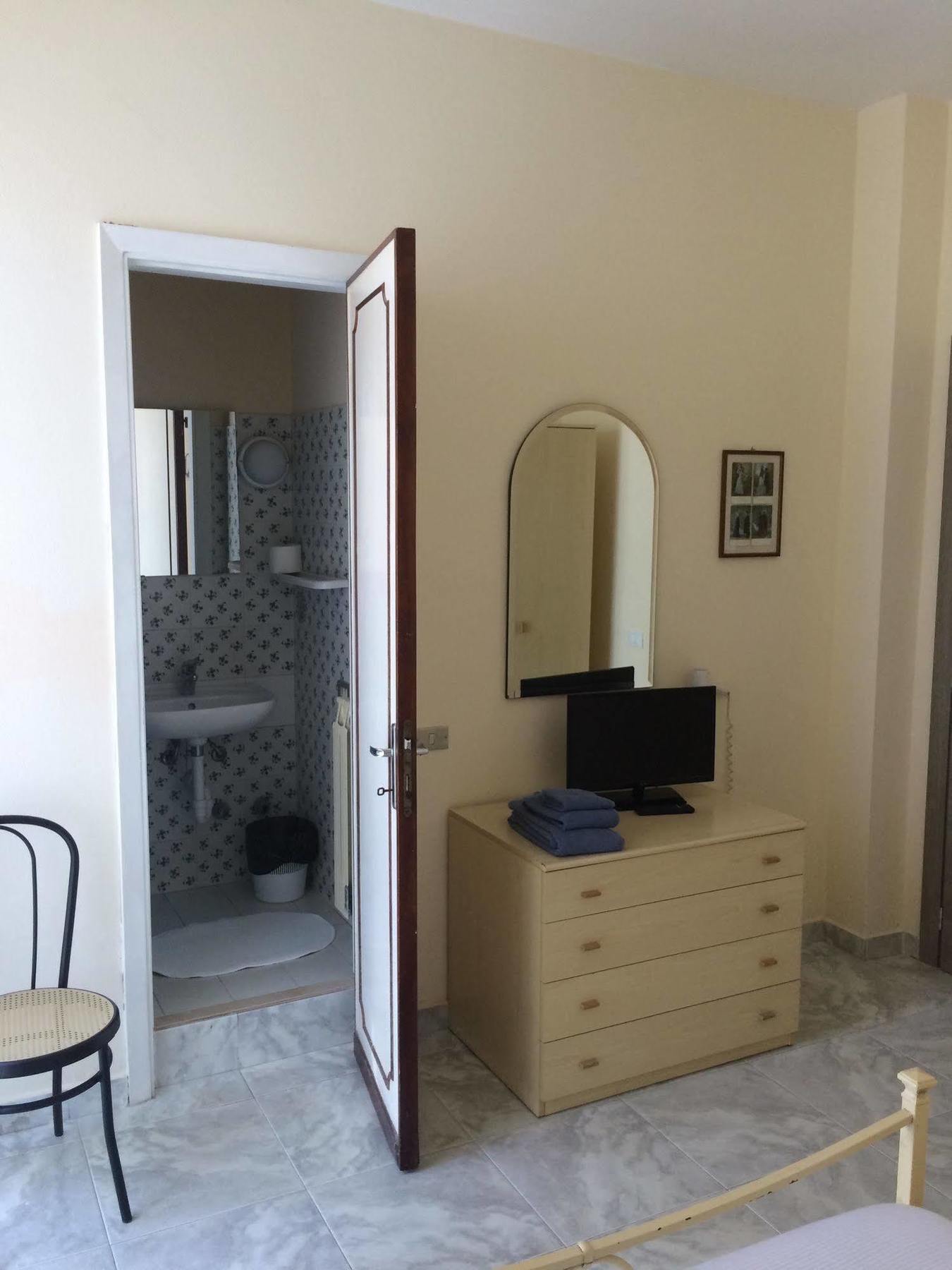 Hotel Mirage Marina di Pietrasanta Buitenkant foto