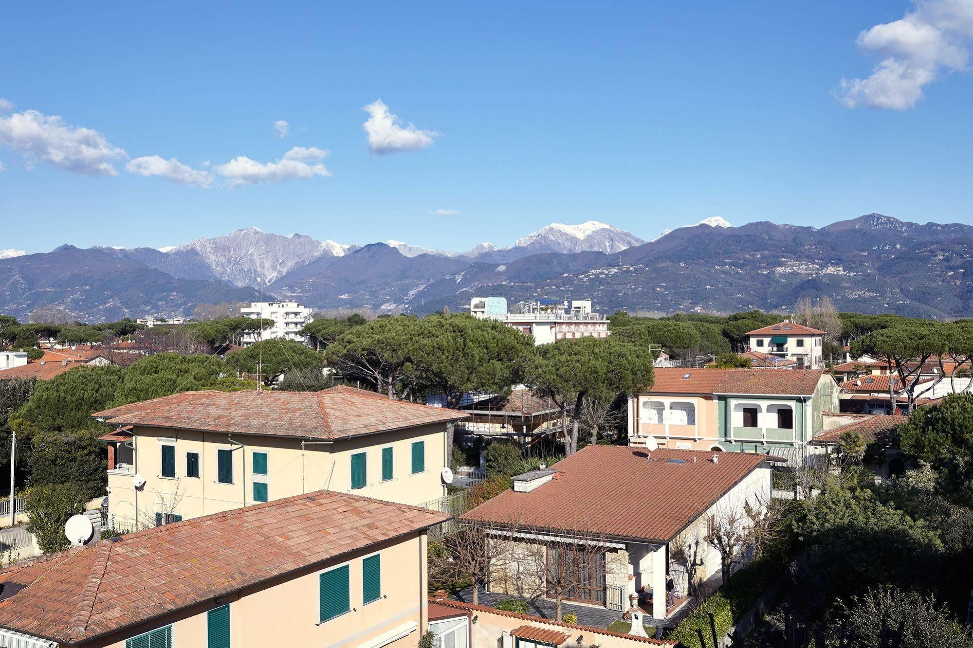 Hotel Mirage Marina di Pietrasanta Buitenkant foto